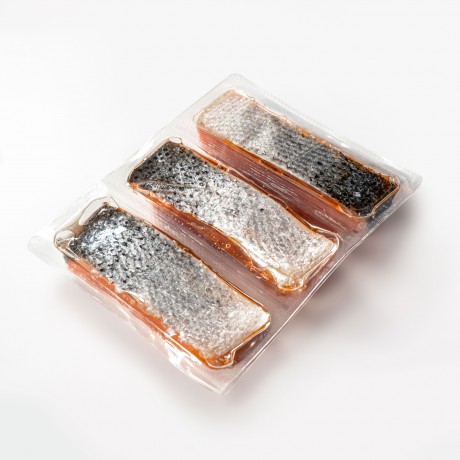 Pure Salmon Ingots 200 g x 25 pcs